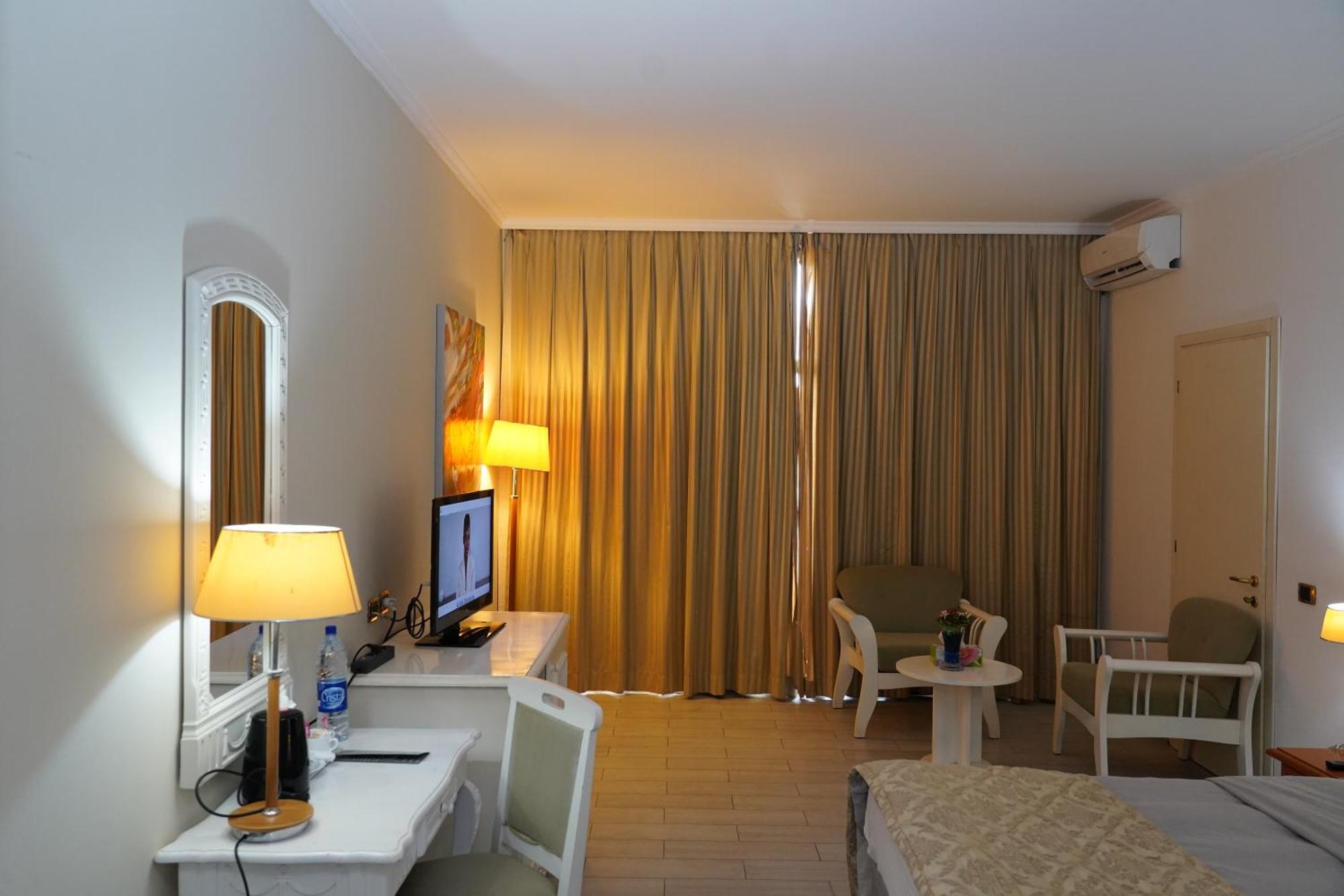 L'Amitie Hotel NʼDjamena Exteriér fotografie